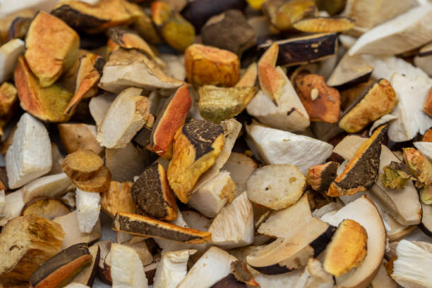 istock Mushrooms freshly sliced ​​to dry 1423040197