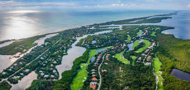 istock Sanibel Island,FL_Looking North to Captiva,FL 1423093449