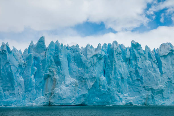 glacier perito moreno, parc national los glaciares, province de santa cruz, patagonie argentine. - glacier photos et images de collection