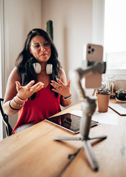 istock fashion model influencer vlogging with the community 1423123084