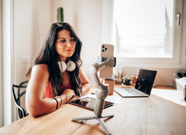 istock fashion model influencer vlogging with the community 1423124114