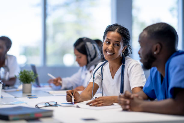 istock Clinical team meeting 1423141391