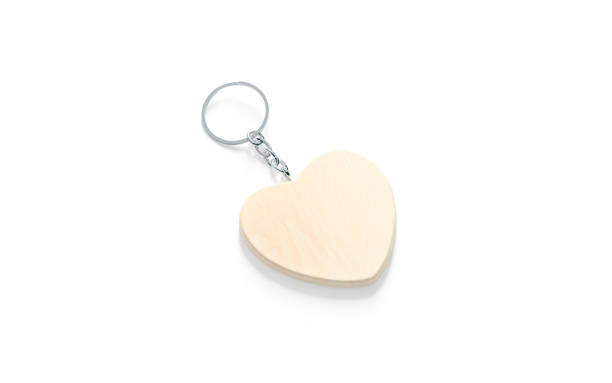 istock Blank wooden heart tag on chain mockup, side view 1423171213
