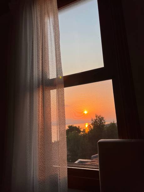 istock the first hours of the sun 1423187725