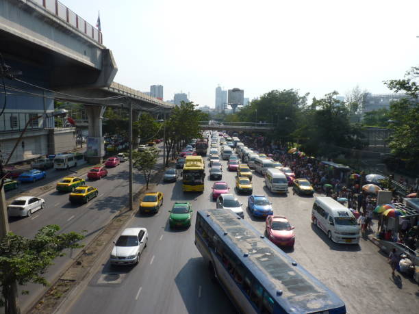 istock Bangkok market traffic 1423223807