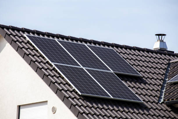 istock Single family house with solar system or photovoltaic system 1423262399