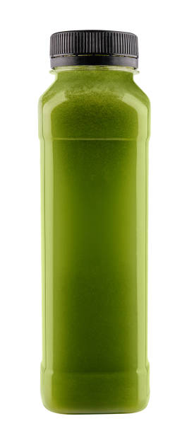 flasche spirulina smoothie auf weißem hintergrund - wheatgrass nutritional supplement antioxidant grass stock-fotos und bilder