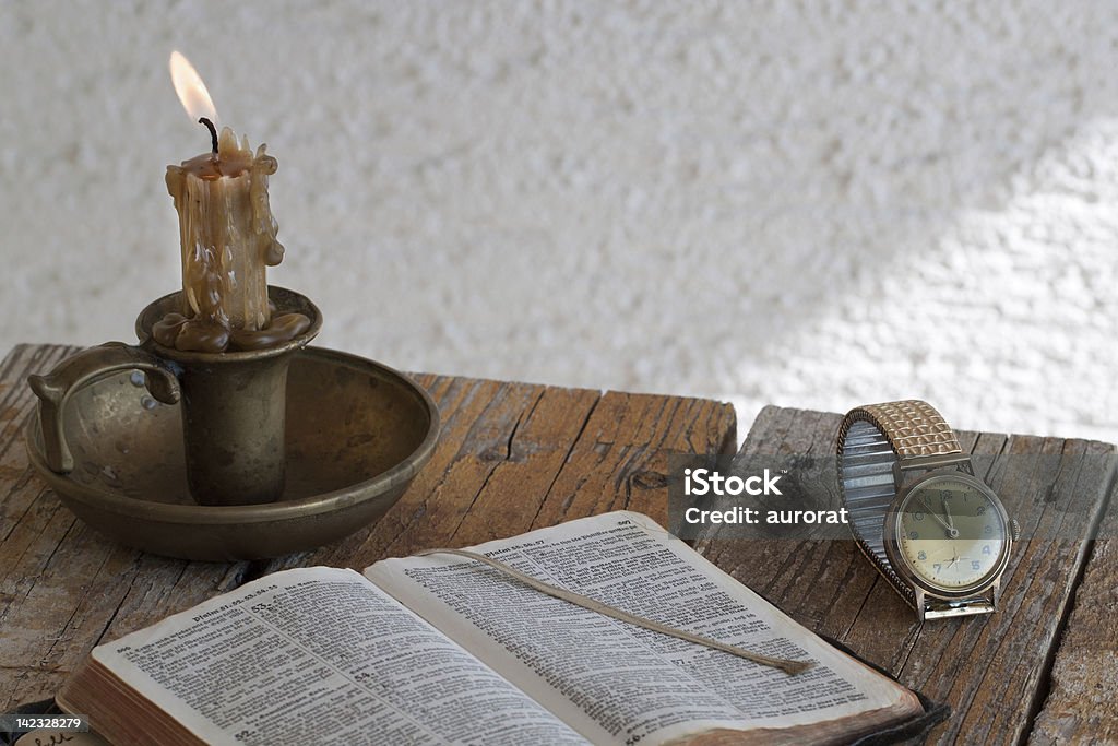 Giorno Bibbia lettura - Foto stock royalty-free di Antico - Vecchio stile