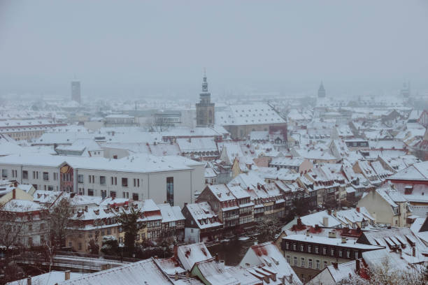 istock snow and city 1423306088