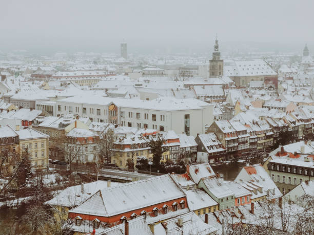 istock snow and city 1423306174