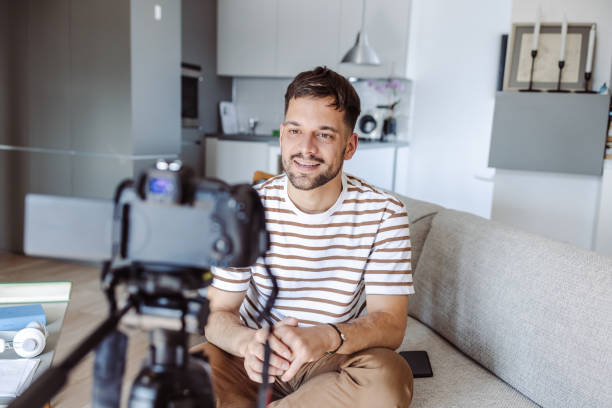 istock Influencer talking in front of the camera 1423343740