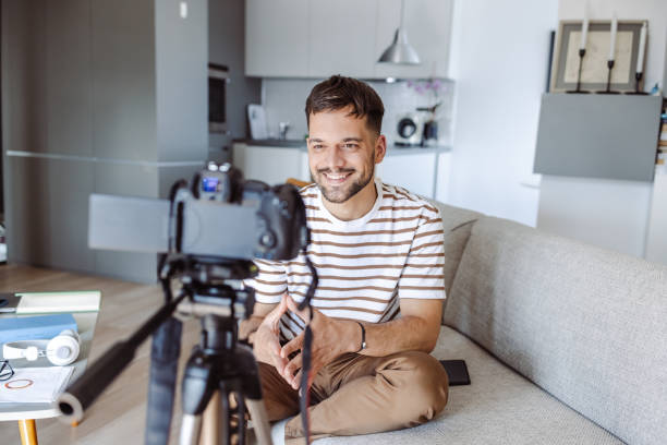istock Influencer talking in front of the camera 1423343792