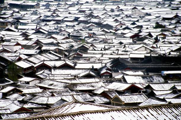 istock Overlooking the old town of Lijiang after snow 1423347721