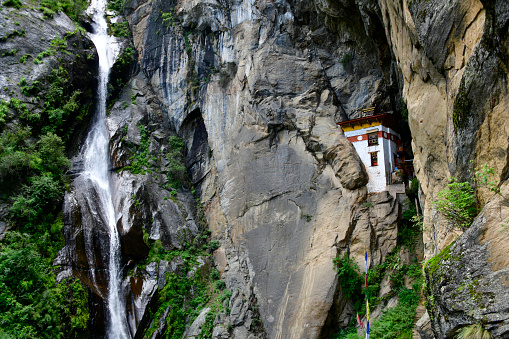 Waterfall (Shelkar Zar) and Lion's cave (Singye Phu) Lhakhang - Paro Taktsang monastery, Bhutan