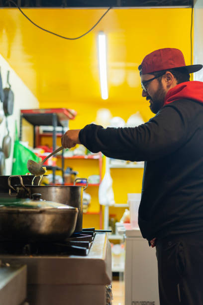 istock Latin restaurant employee prepares the soup 1423383308