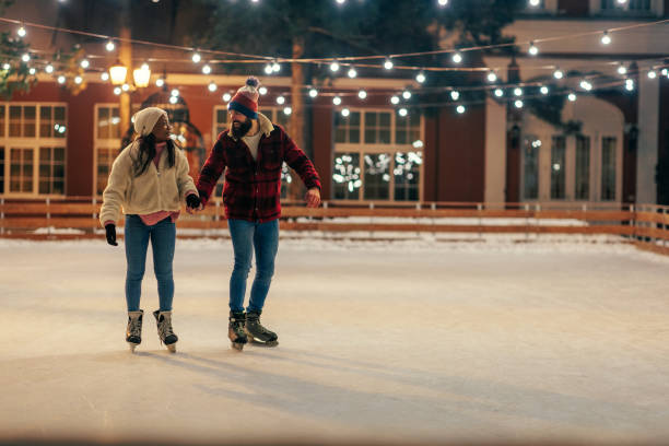 istock Couple on romantic winter vacation 1423384634