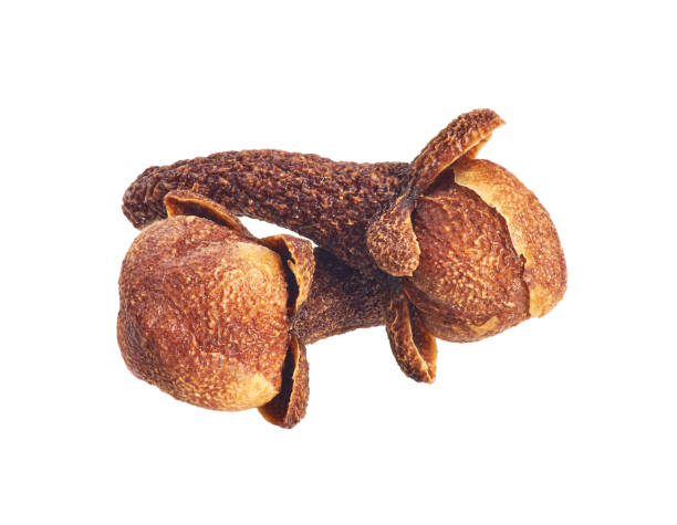 istock Dry cloves isolated on white background. 1423426122