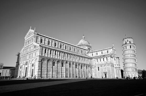 istock pisa-tower-public square of the miracles 142347826