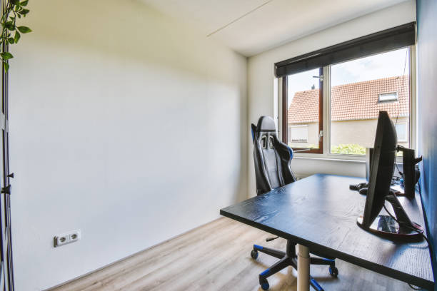 istock General view of the room converted into a workspace 1423483950