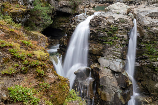 chutes nooksack - north cascades national park cascade range mt baker waterfall photos et images de collection