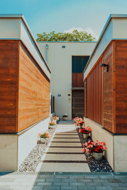 istock Entering a modern house with wooden details 1423539018