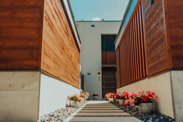 istock Entering a modern house with wooden details 1423539028