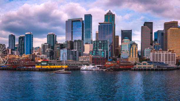istock Seattle city skyline, dramatic cloudscape over Elliot Bay in Washington State 1423590148