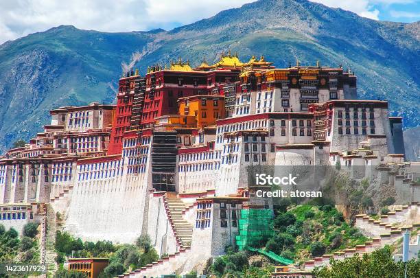 Potala Palace In Tibet Stock Photo - Download Image Now - Tibet, Potala Palace, Mountain