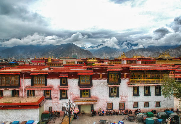 istock Jokhang temple facade from Barkhor square 1423617981