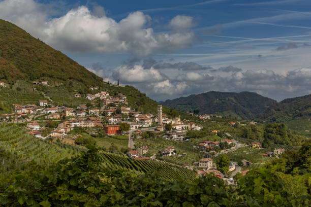istock Valdobbiadene hills 1423621577