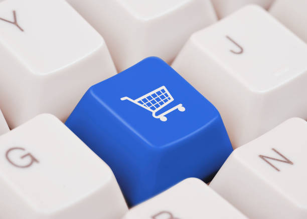 istock Shopping cart 1423624310