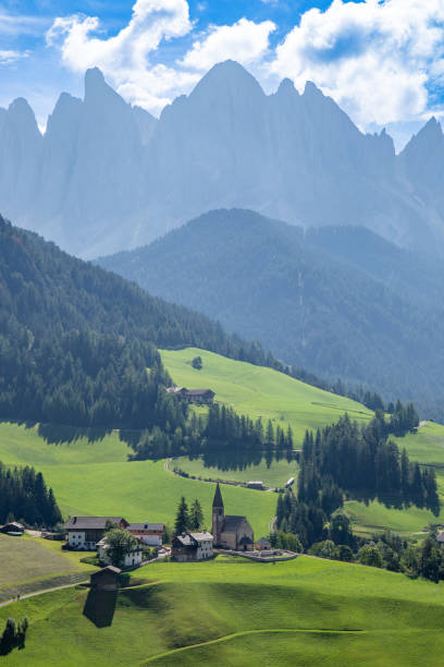 montanhas dolomitas no norte da itália - travel destinations alto adige north tirol dolomites - fotografias e filmes do acervo