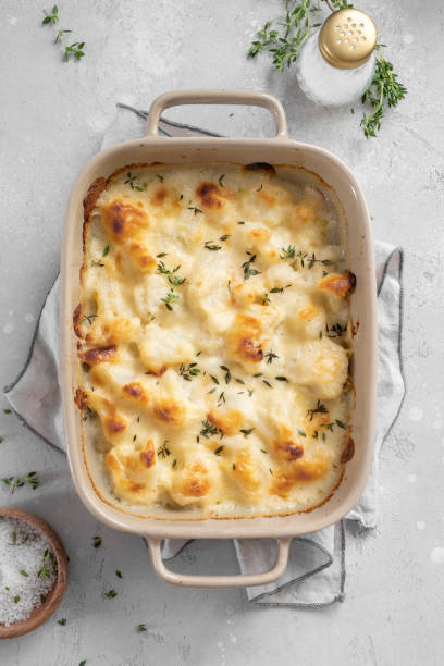istock Cauliflower gratin with bechamel sauce 1423687781