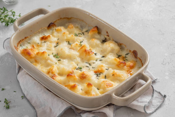 istock Cauliflower gratin with bechamel sauce 1423687786