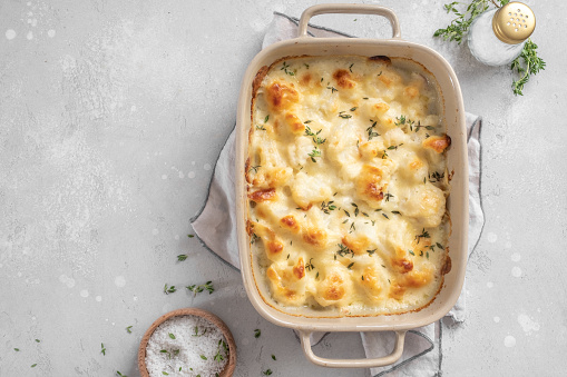 Cauliflower gratin with bechamel sauce with parsley butter