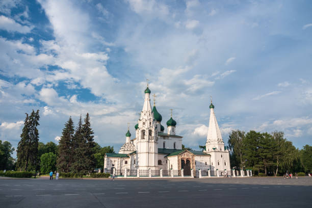 chiesa di elia il profeta monumento architettonico di yaroslavl. - yaroslavl russia religion church foto e immagini stock