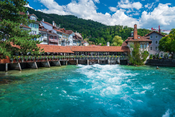 covered bridge in thun - thun imagens e fotografias de stock