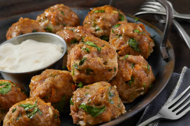 istock Italian Style Turkey and Spinach Meatballs 1423742753
