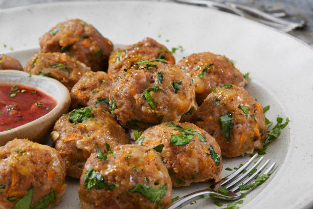 istock Italian Style Turkey and Spinach Meatballs 1423742794