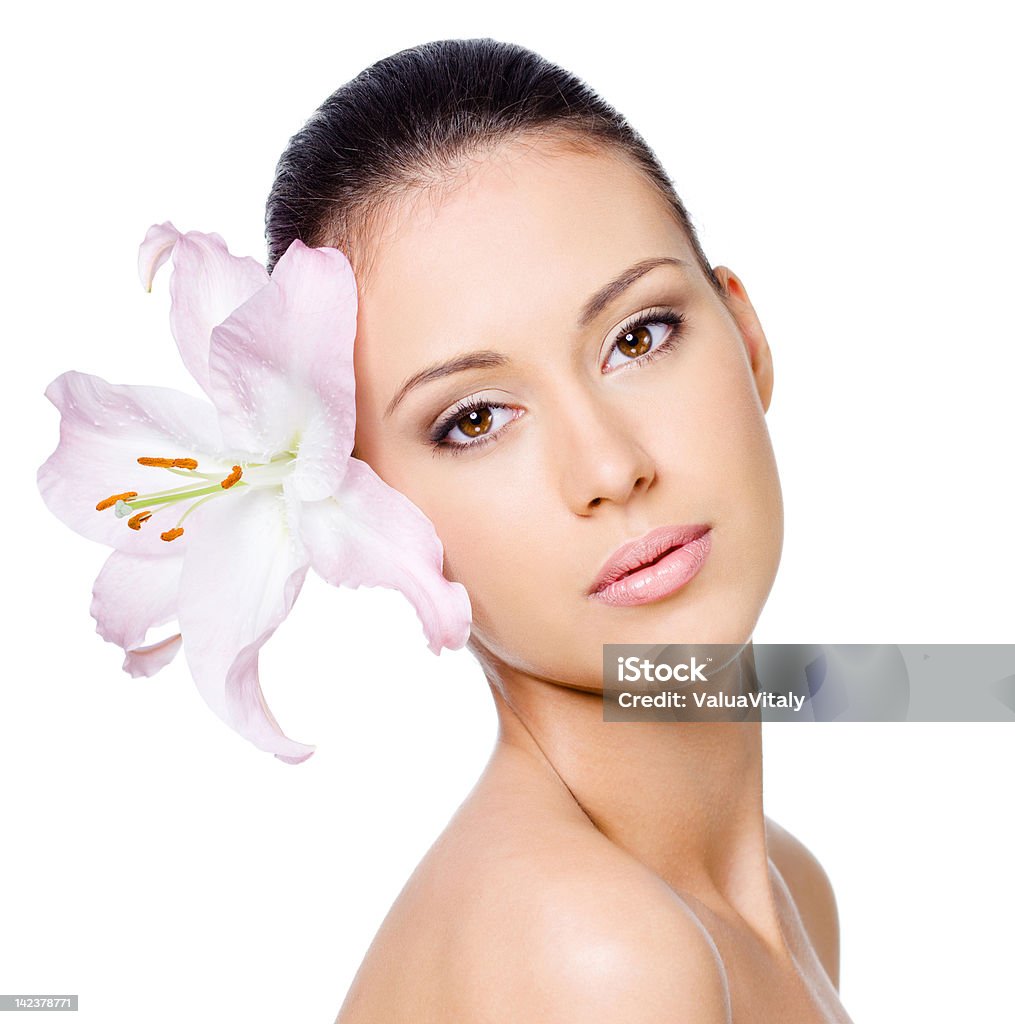 Mulher com folha de cabelo - Foto de stock de Adulto royalty-free