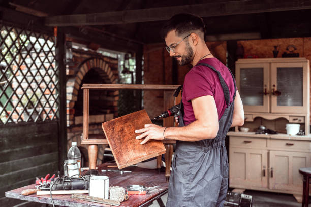 istock Restoring old furniture 1423857287