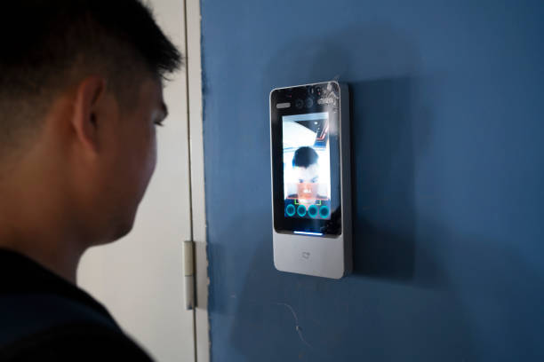 istock Facial recognition to open the door 1423865336