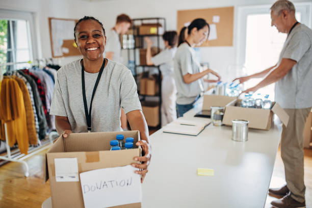 istock Volunteers working for charity 1423926835
