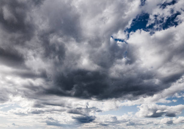 istock Beautiful clouds in the sky 1423943844