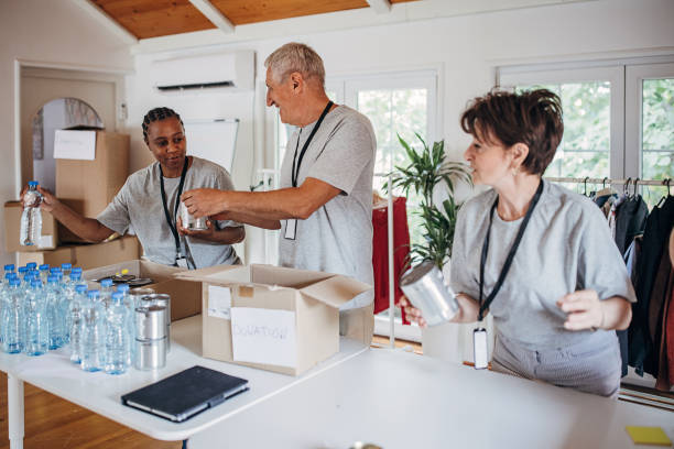 istock Volunteers working for charity 1423946962