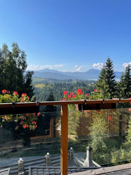 istock the view on Hoverla and Petros Peaks 1423962873