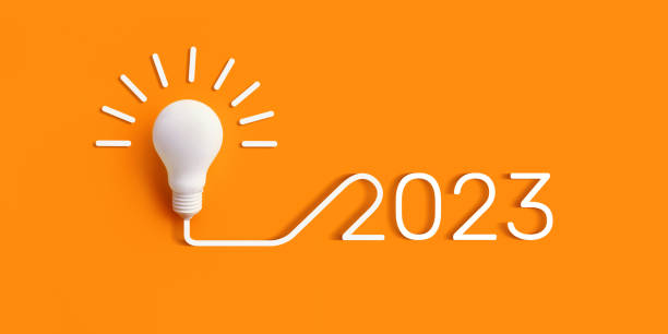 2023 다채로운 배경에 전구가있는 창의력과 영감 아이디어. - 경과보고 뉴스 사진 이미지