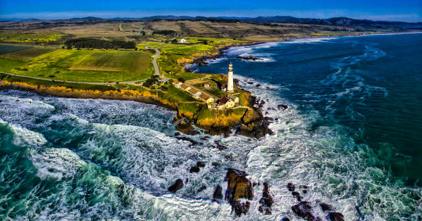 pigeon point lighthouse aerial, california - pigeon point lighthouse fotografías e imágenes de stock