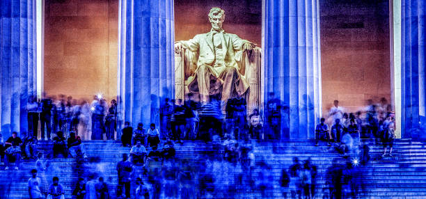istock Lincoln Memorial Twilight,Washington DC 1424005116