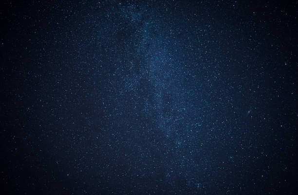 별 배경이 있는 짙은 푸른 하늘 - nebula dust bright star 뉴스 사진 이미지